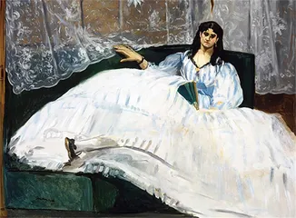 Mujer con un ventilador